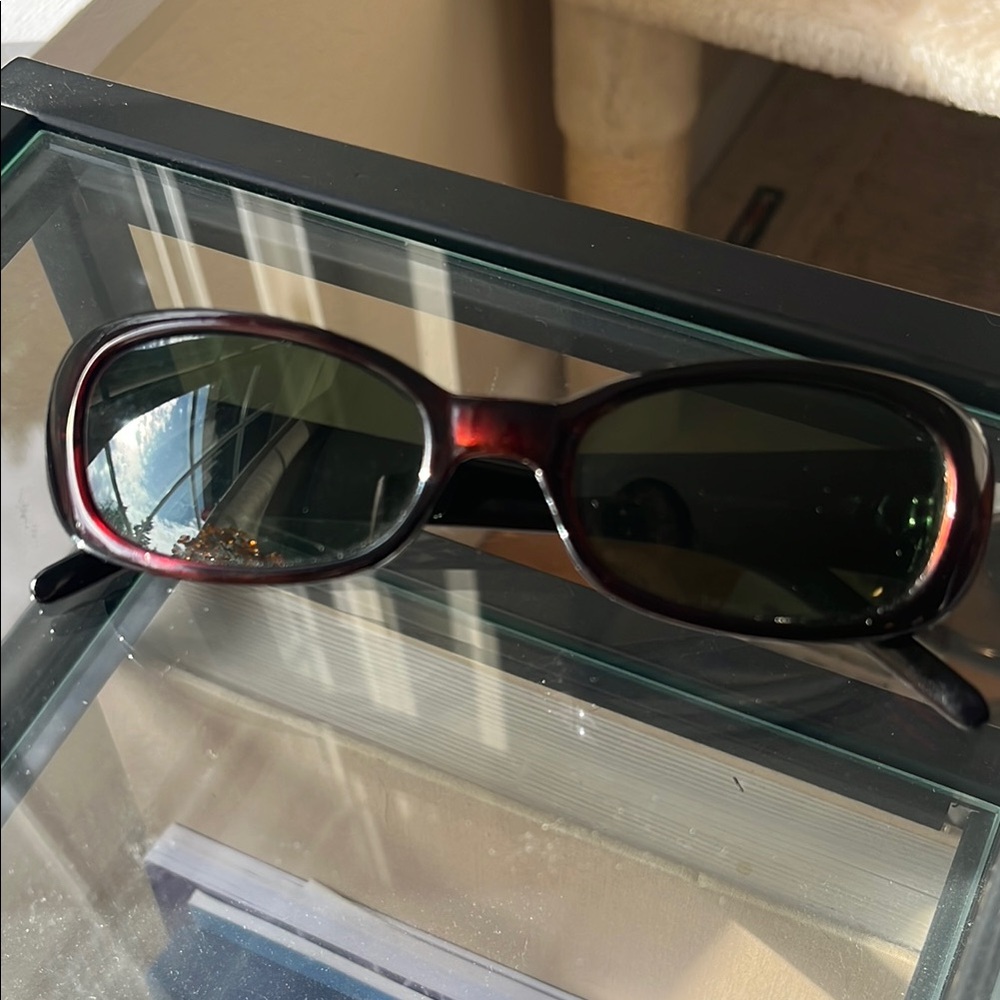 Elegant Black and Red Sunglasses